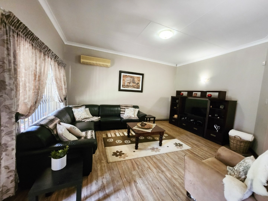 4 Bedroom Property for Sale in Wilkoppies North West